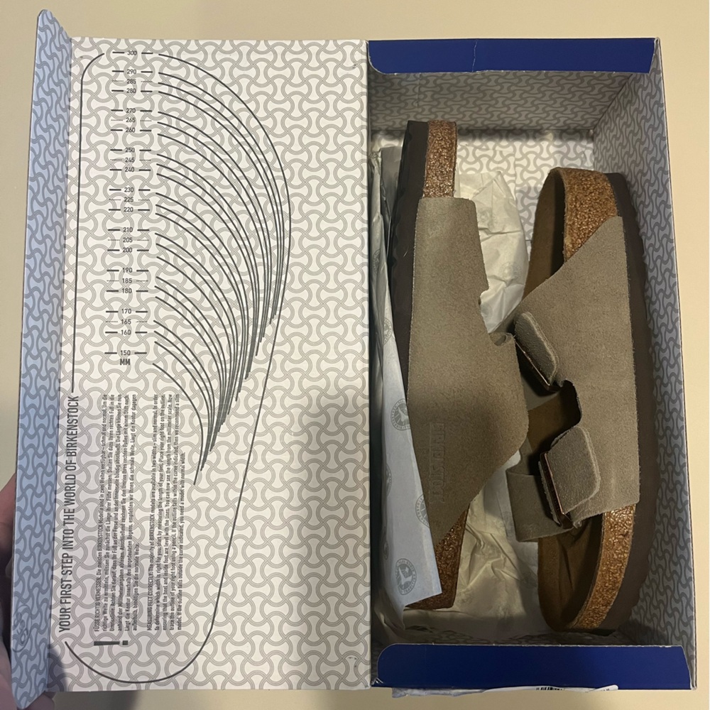 NEW, NEVER WORN Birkenstock - Arizona Taupe in size 38
